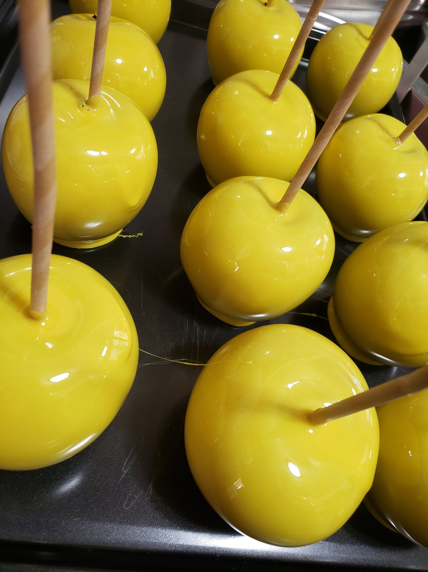 CANDIED APPLES